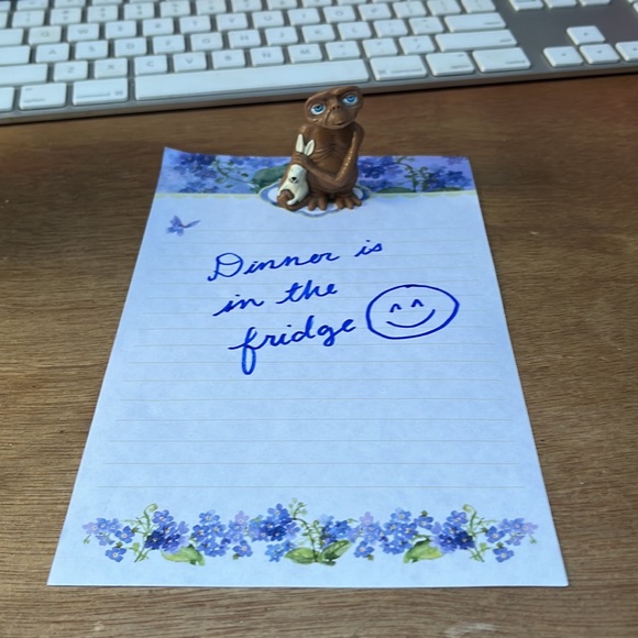 E.T. With Rabbit - Picture 6 of 7